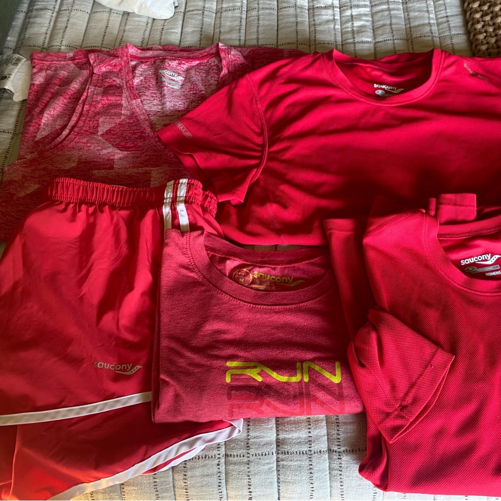 5 piece lot Womens Saucony Running Tops and Shorts
